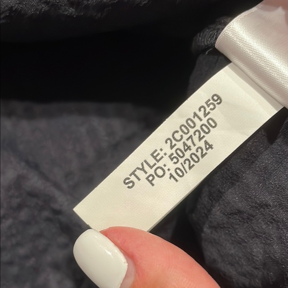 Vineyard Vines Hartley harbor coverup - Picture 6 of 10